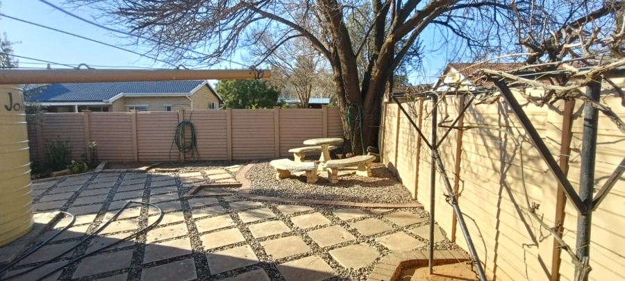 4 Bedroom Property for Sale in Langenhovenpark Free State
